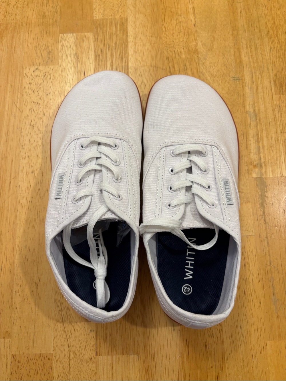 WHITIN Woman's Size 42/11 Barefoot white Canvas Low-Top Lace Sneakers